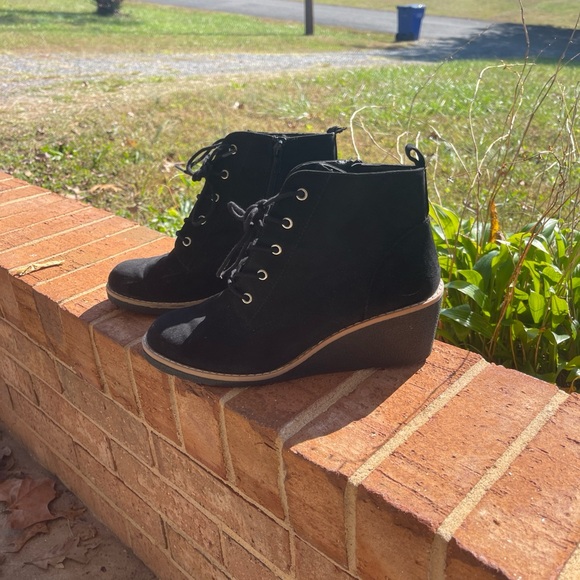 A.n.a‎ Womens Marie Wedge lace up Heel Boots 8.5 black goth punk Whimsigoth - Picture 1 of 7